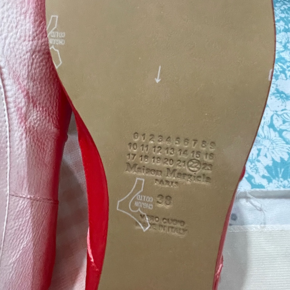Maison Martin Margiela White-to-Pink Dip Tabi Ballet Flats - Picture 10 of 11